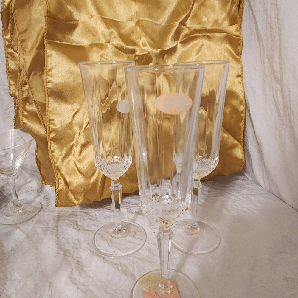 Elegant Cut Glass Champagne Flutes Set Of 3 - Picture 3 of 4